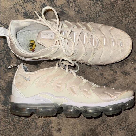 White Nike Airmax - Picture 2 of 8